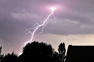 Pogoda. Gdzie jest burza? Od uderzeń piorunów płoną domy