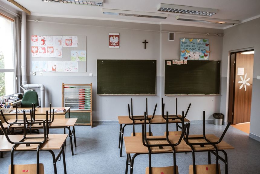 Protest nauczycieli. Zwolnienia lekarskie. Kuratorium ostrzega pedagogów|undefined