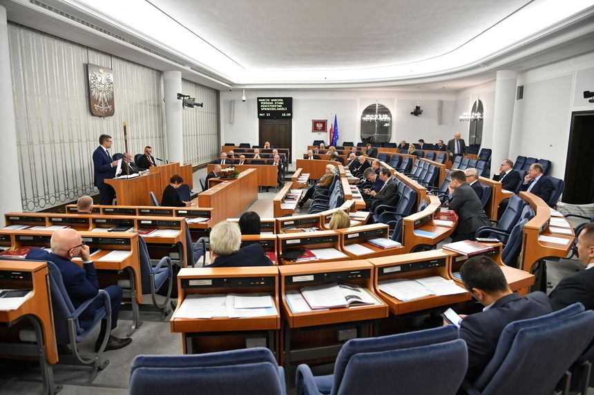 Senat|undefined