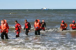 Gdańsk. Akcja poszukiwawcza nastolatków przy molo w Brzeźnie 