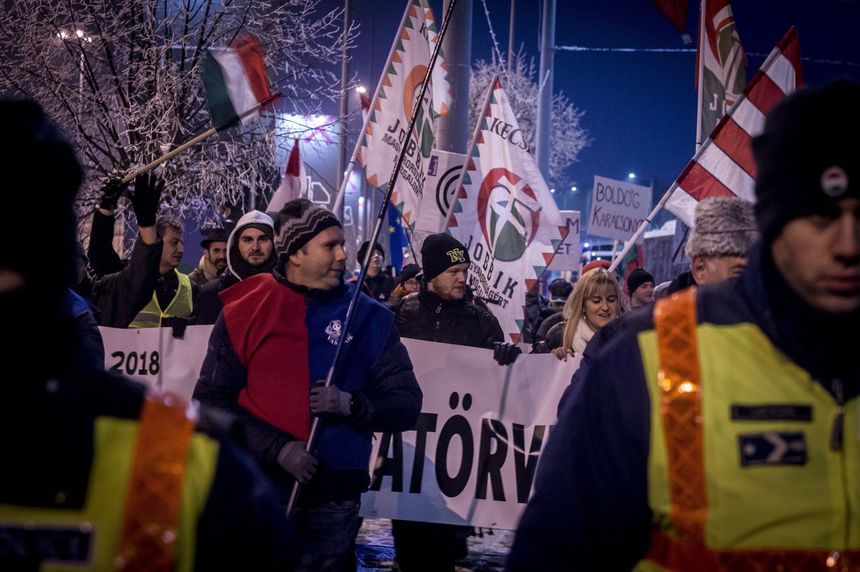 Węgry. Prezydent podpisał tzw. ustawę niewolniczą. Opozycja zapowiada protesty|undefined