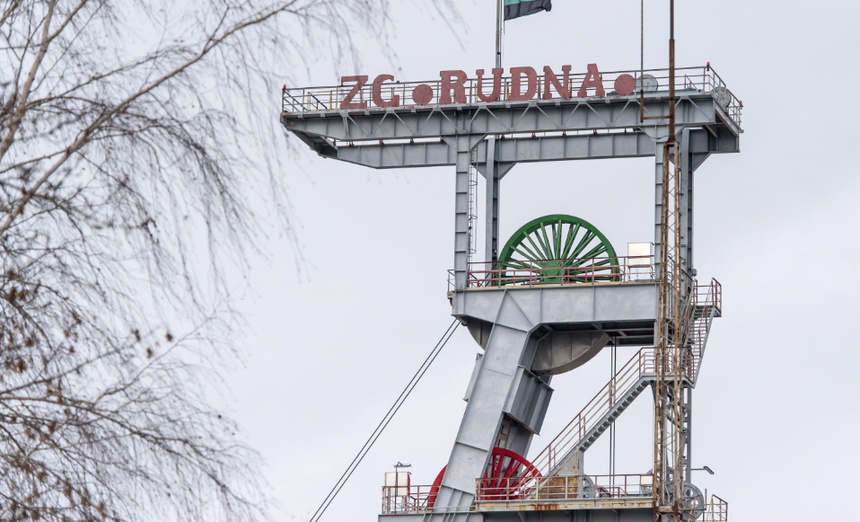 Wstrząs w kopalni Rudna. 14 górników poszukiwanych|undefined