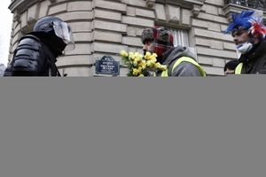 Francja. Kolejny, ale mniej liczny protest "żółtych kamizelek"|undefined