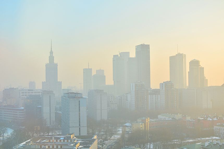 Smog. Zła jakość powietrza nad Warszawą. Przekroczono stan ostrzegawczy|undefined
