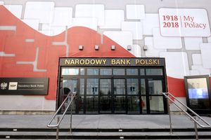 NBP wydało 18 mln złotych na premie z okazji 100-lecia odzyskania niepodległości|undefined
