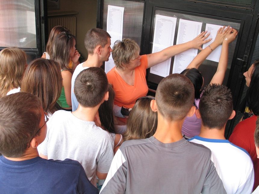 Wyniki rekrutacji 2019. Zalewska broni reformy, Stanisławek wysyła za granicę