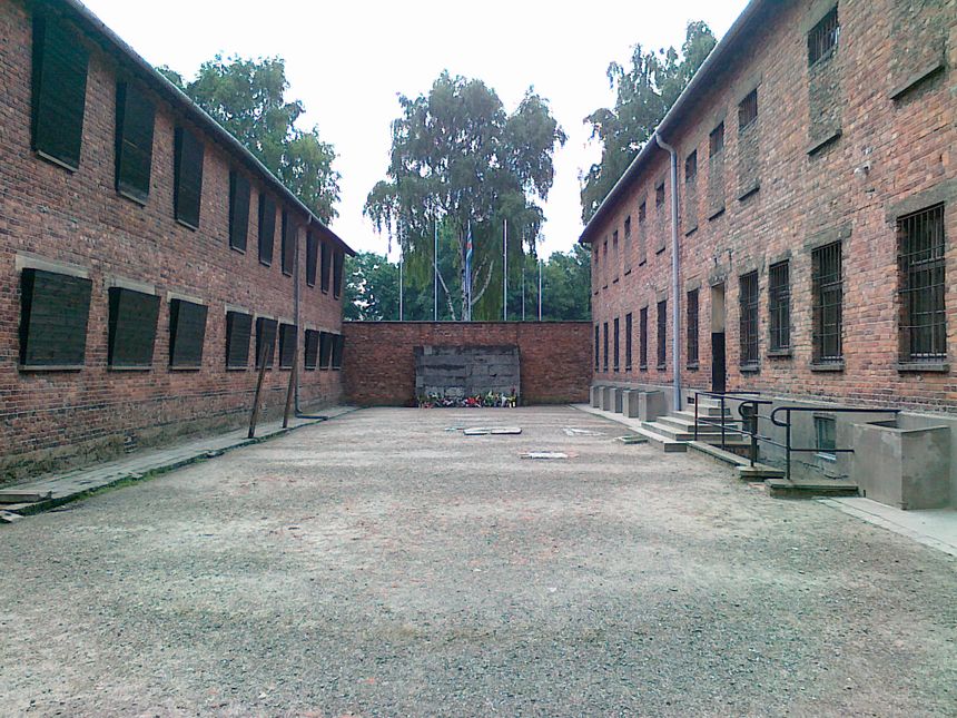 Auschwitz|undefined