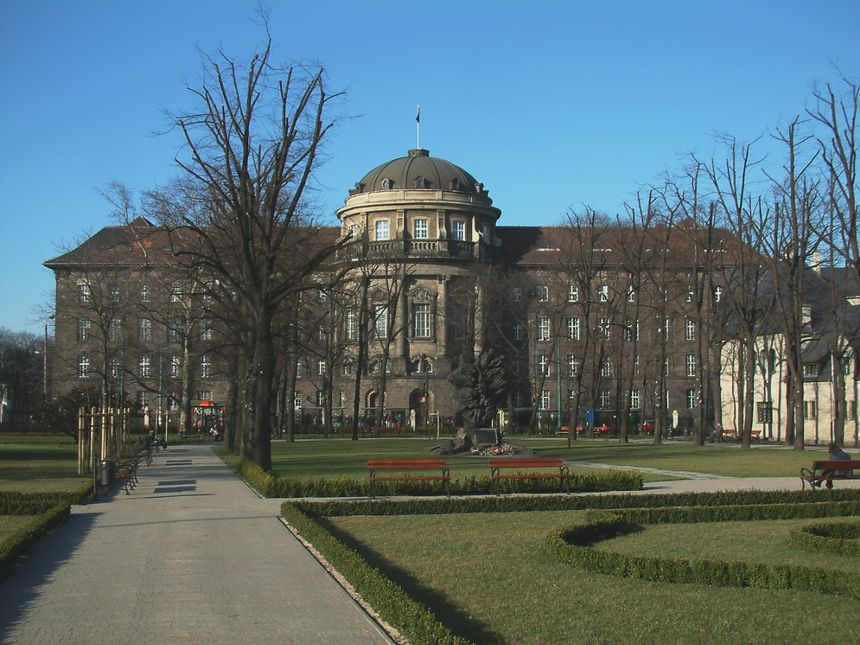 UAM|undefined