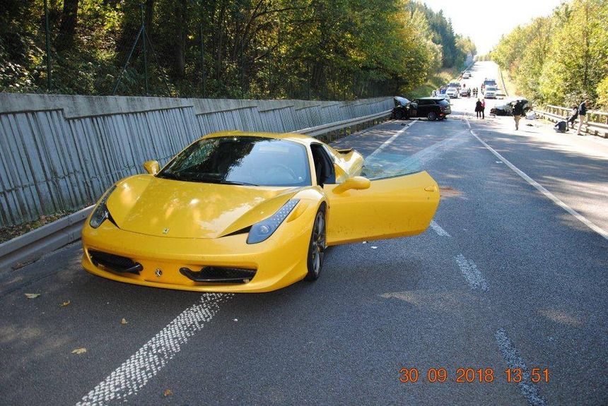 Wypadek na Słowacji. Za kierownica mercedesa siedzial polski dziennikarz|undefined