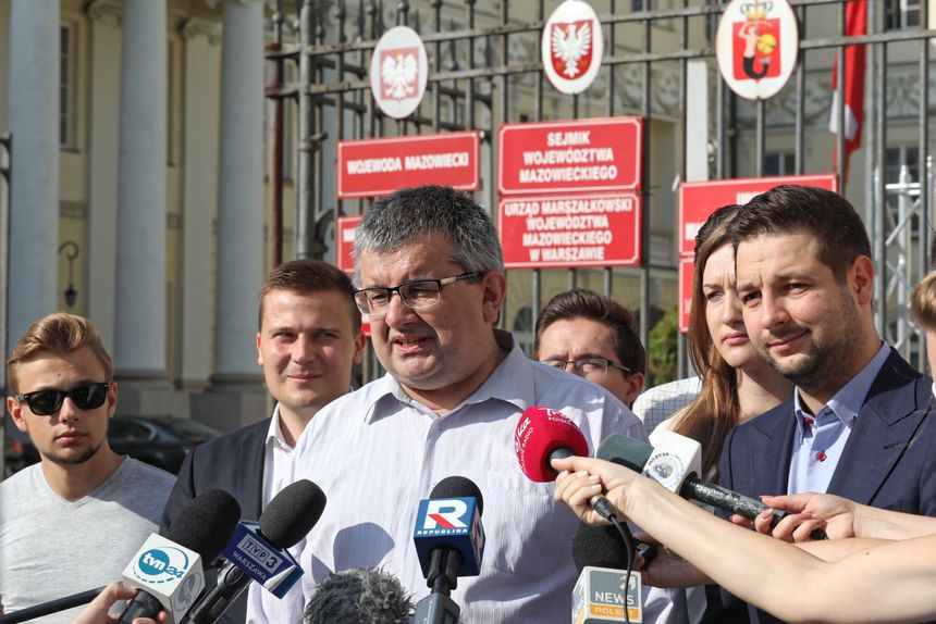 Warszawa. Były radny PO poparł kandydaturę Jakiego na prezydenta|undefined