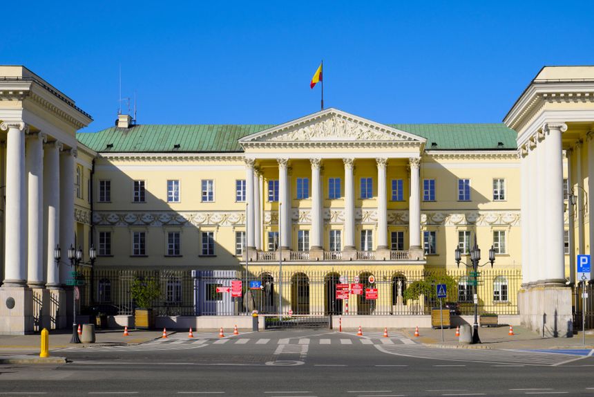 Sondaż: Jaki traci do Trzaskowskiego 4 proc. poparcia|undefined