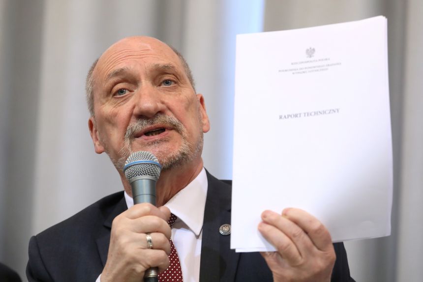 Macierewicz|undefined