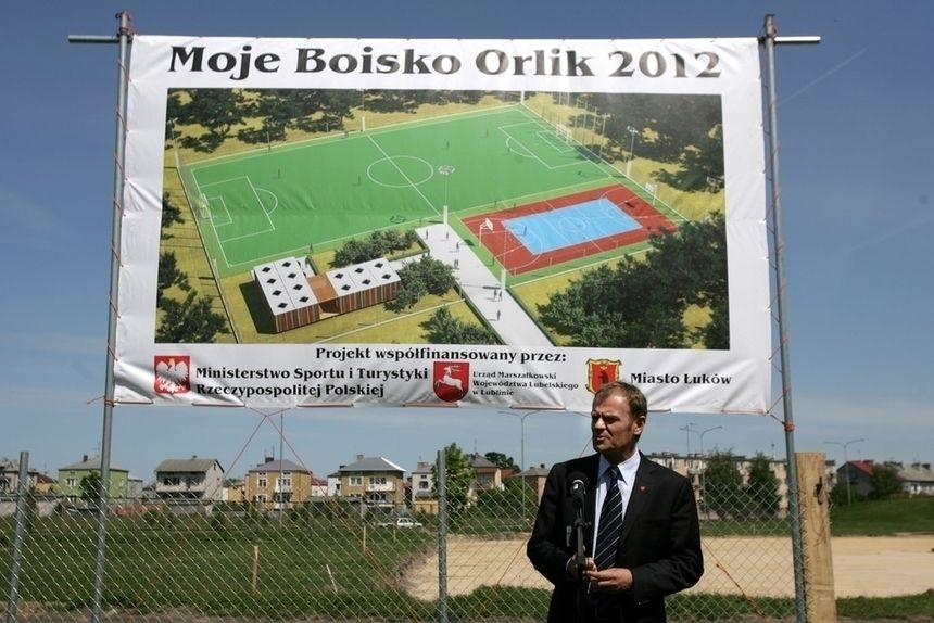 "Wyborcza": "Orliki" w ruinie. Częśc z nich nie nadaje się do użytku|undefined