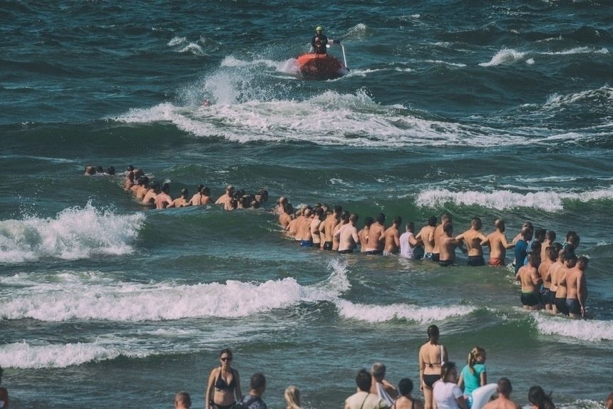 Mieszkańcy Sulmierzyc chcą pomóc rodzinie po tragedii w Darłówku|undefined