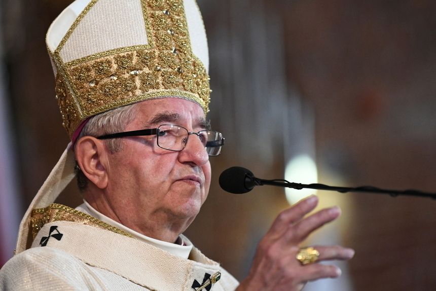 Pierścienń Inki. Abp Głódź chwali Jacka Kurskiego za zmany w TVP|undefined