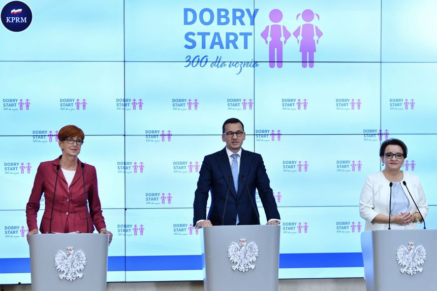 300 plus. Dobry start. Składanie wniosków do końca sierpnia|undefined