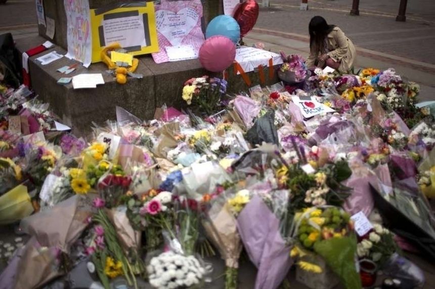 Zamachowiec z Manchesteru był znany służbom. Obserwowano go na długo przed koncertem|undefined