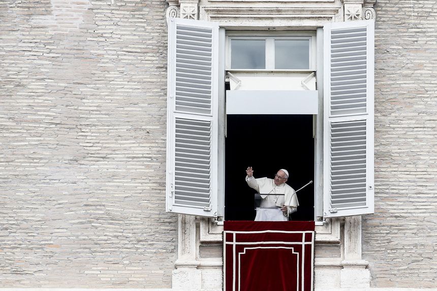 Watykan. Papież Franciszek podczas modlitwy Anioł Pański|undefined