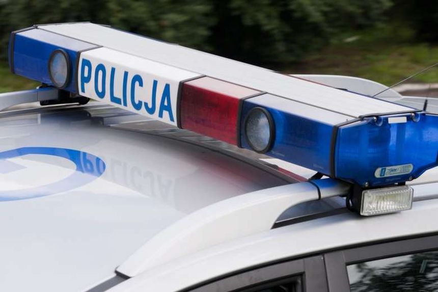 Auto z pięcioma osobami wpadło do rzeki, kierowca nie żyje|undefined