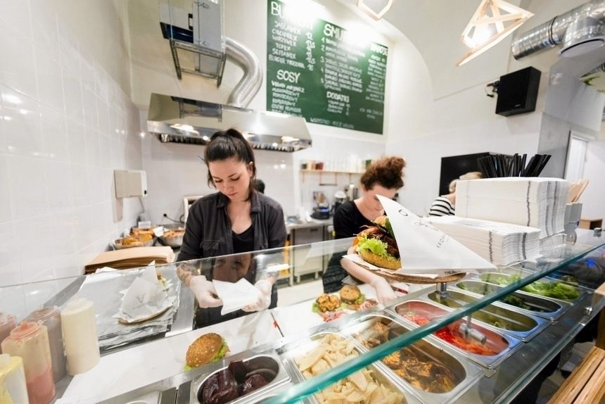 Krowarzywa otworzy lokale w całej Polsce? Restauracja staje sie franczyzą|undefined