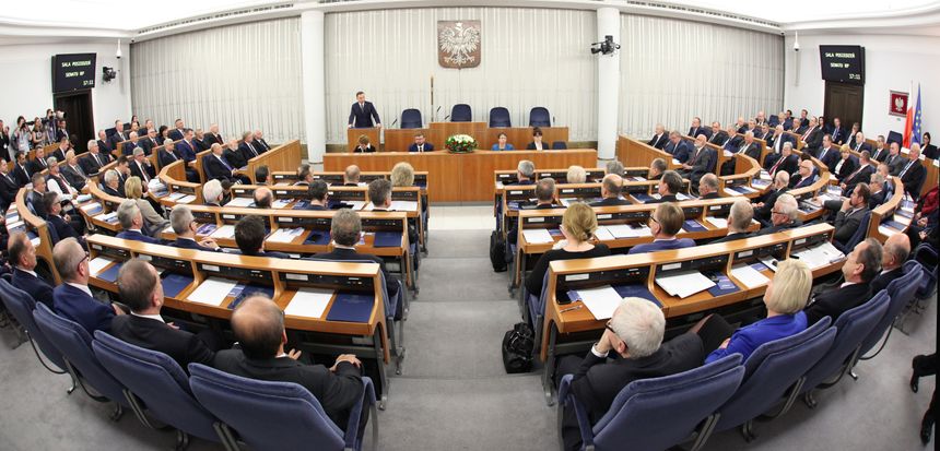Senat|undefined