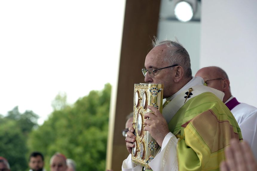 Irlandia. Papież Franciszek przeprosił za pedofilię w Kościele|undefined