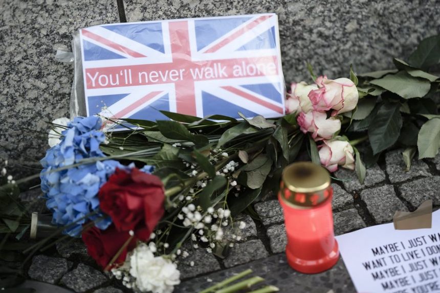 ISIS bierze odpowiedzialność za zamach w Londynie. Aresztowano 12 osób|undefined