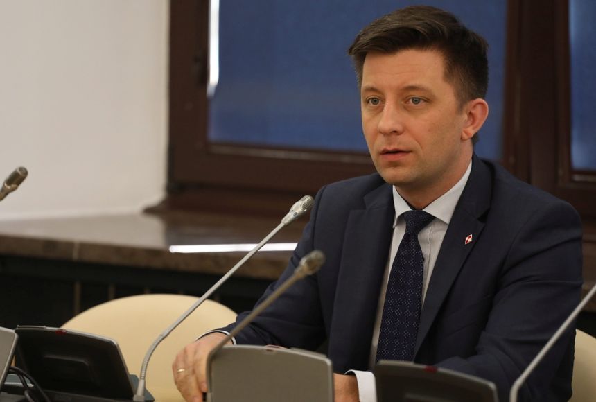 Dworczyk o Caracalach: Ministrowie z PO również udostępniali dokumenty|undefined