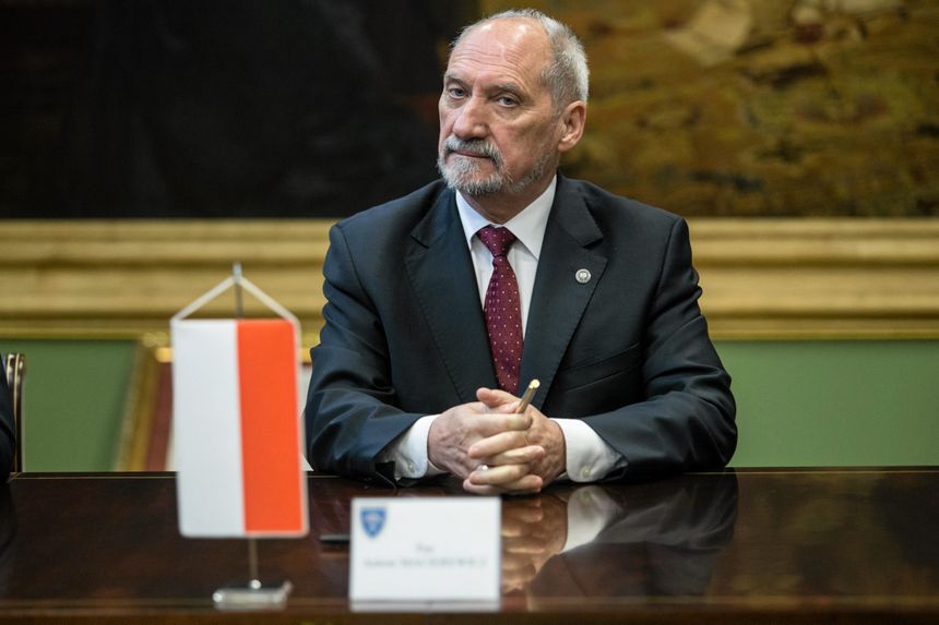 Macierewicz|undefined