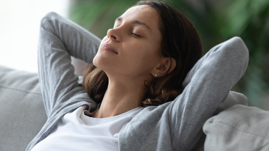 Kobieta odpoczywa