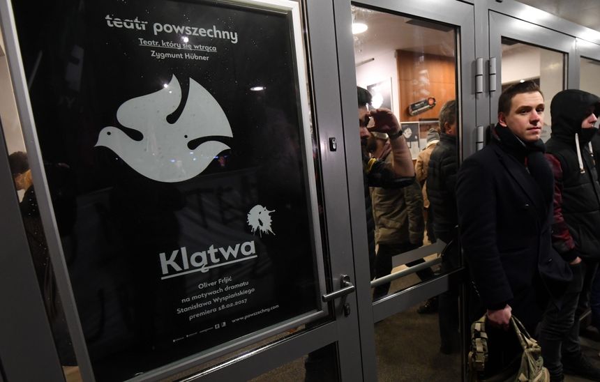 Spektakl Klątwa w Teatrze Powszechnym.|undefined