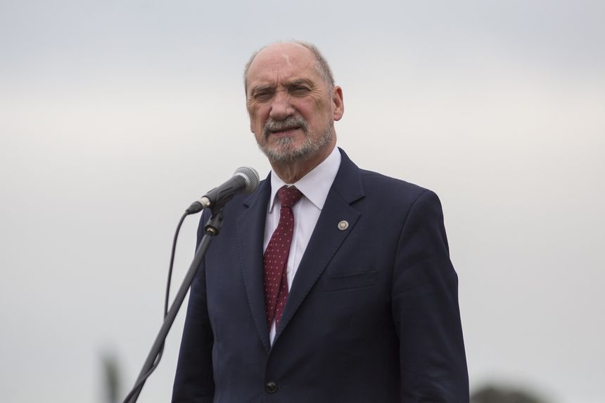 Macierewicz|undefined