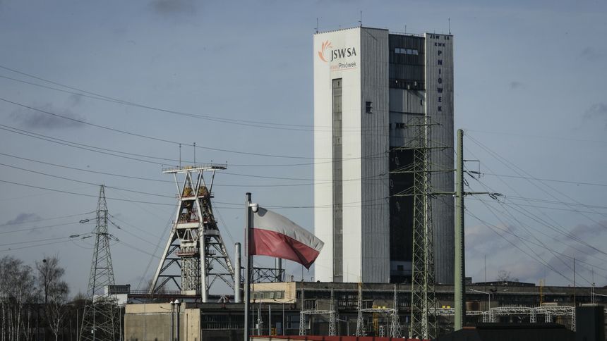 Widok na kopalnie KWK Pniówek należącą do Jastrzębskiej Spółki Węglowej 