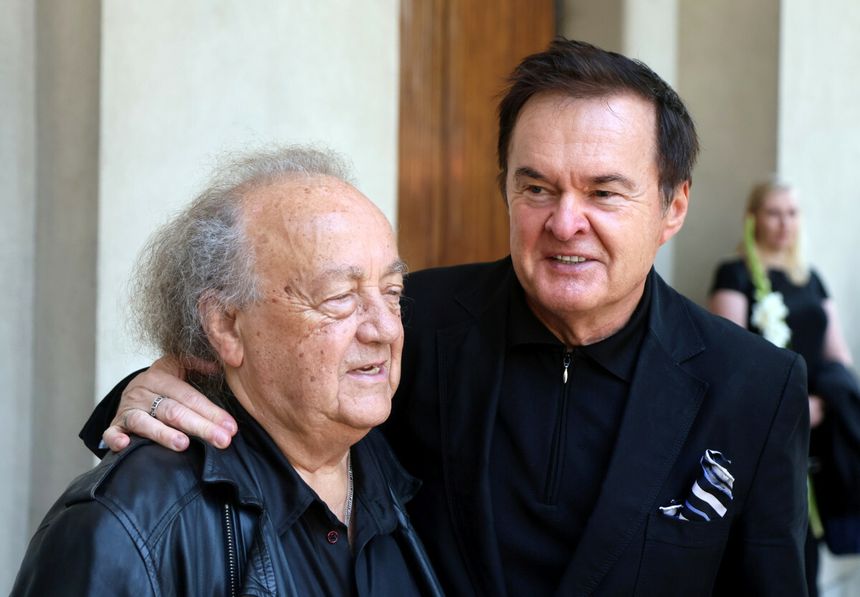 Józef Skrzek i Robert Chojnacki na pogrzebie Stanisława Soyki