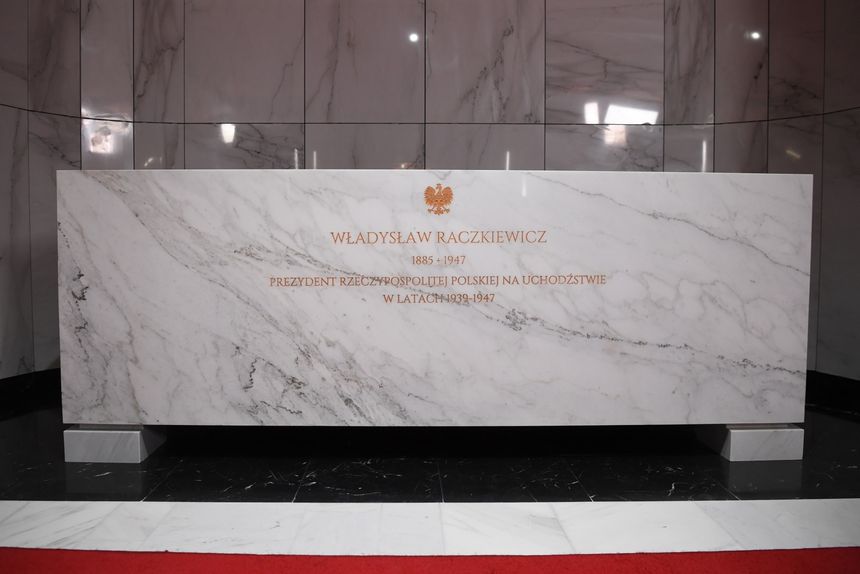 Sarkofag, w którym zostaną złożone prochy byłego prezydenta RP na uchodźstwie Władysława Raczkiewicza