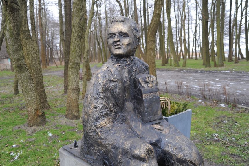 Kontrowersyjny pomnik Gosiewskiego w Dąbkach|undefined