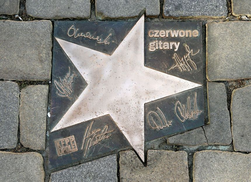Aleja Gwiazd Festiwalu Polskiej Piosenki na opolskim rynku. Gwiazda Czerwonych Gitar