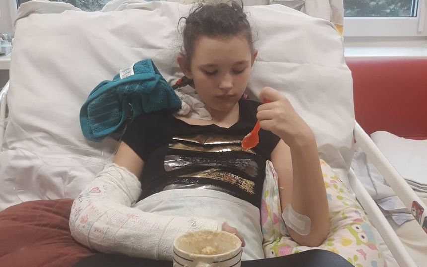 11-letnia Jagoda dochodzi do siebie na Oddziale Neurochirurgii Instytutu Centrum Zdrowia Matki Polki w Łodzi