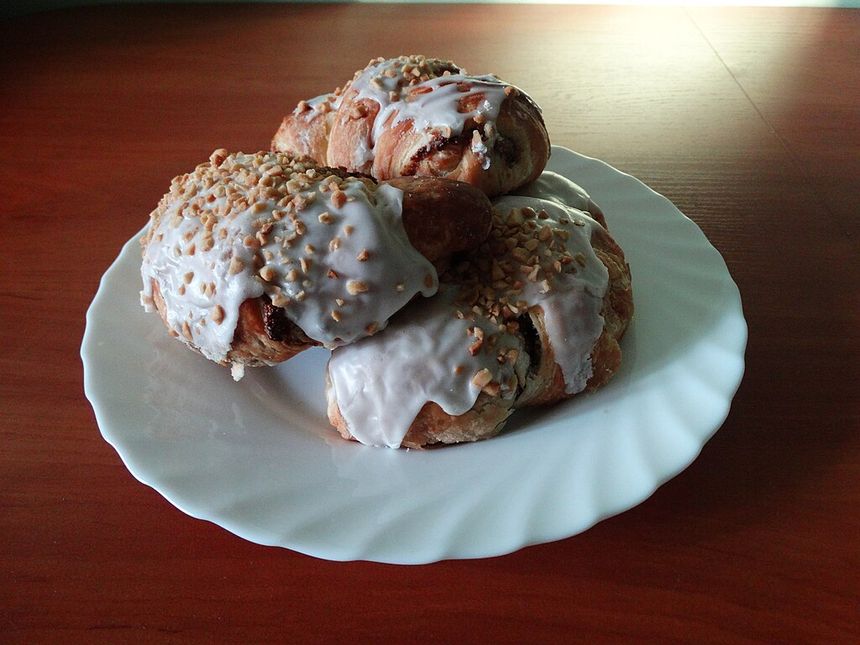 Rogale świętomarcińskie w pierwszej połowie listopada dostępne są w większości marketów i cukierni.