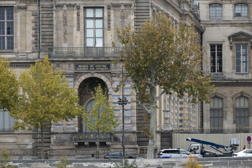 kradzież w Luwrze, Francja w szoku