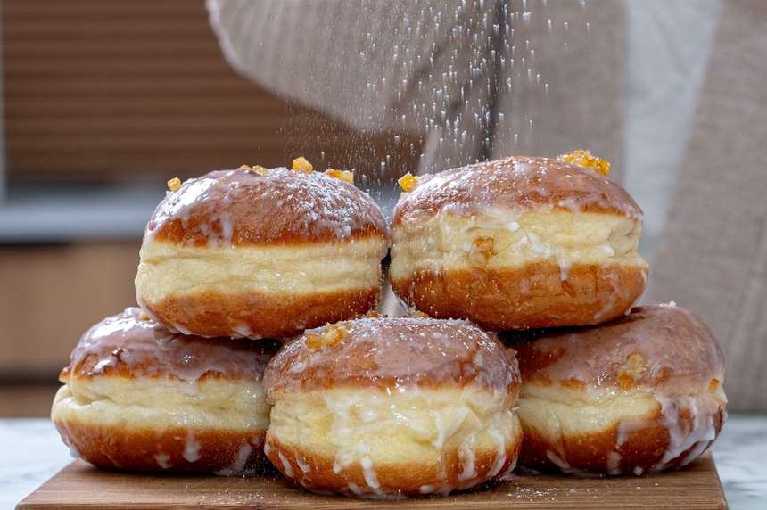 ile kalorii mają pączki w tłusty czwartek?