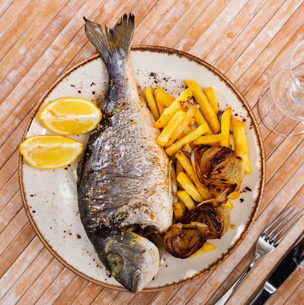 dorada pieczona ryba