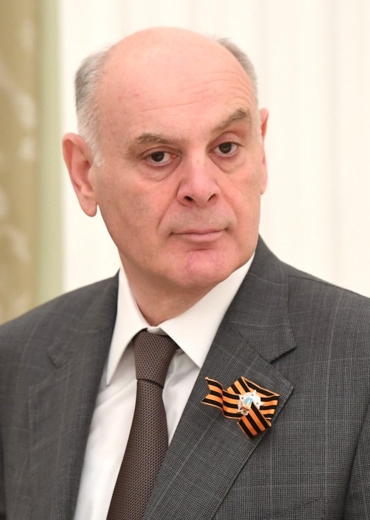 Asłan Bżanija