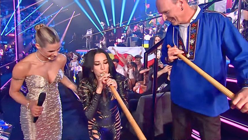 Justyna Steczkowska zagrała na rogu / YouTube / @EurovisionSongContest / Kadr z programu