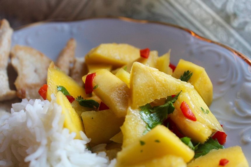 Mango z kurczakiem i ryżem
