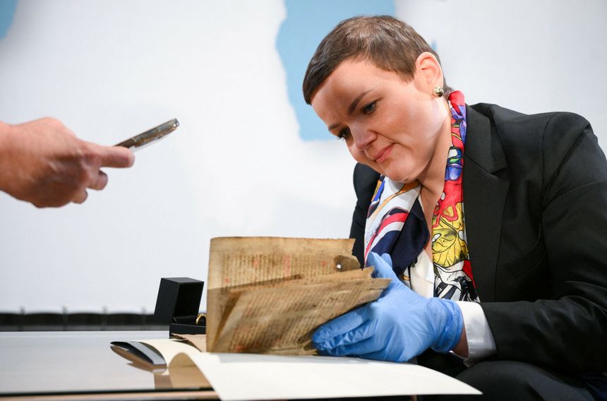 minister Cienkowska odbiera z Niemiec polskie zabytki