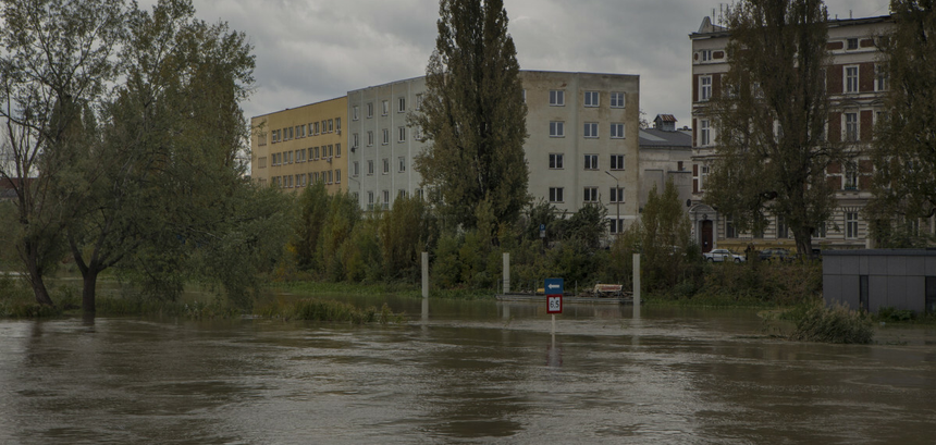 Wrocław, rośnie poziom wody w Odrze