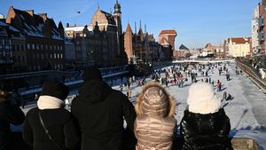 W Gdańsku z powodu silnych mrozów zamarzła Motława