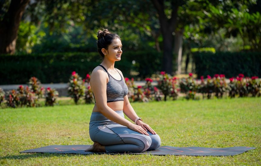 Vajrasana, joga na trawienie