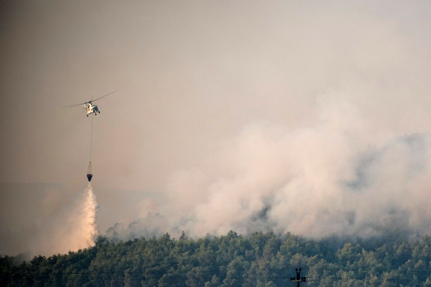 Grecja, trwa gaszenie pożaru na Krecie